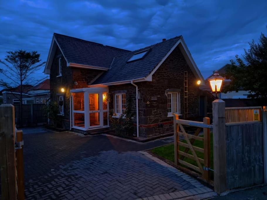 Cosy With Hot Tub And Garden