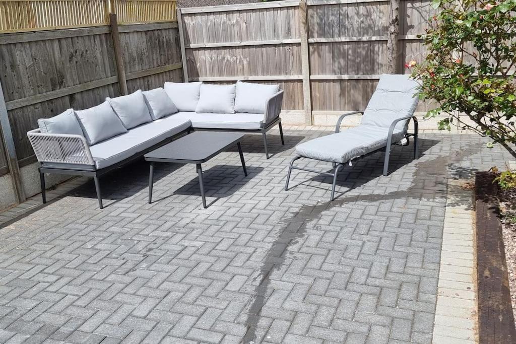 Cosy With Hot Tub And Garden Llandudno