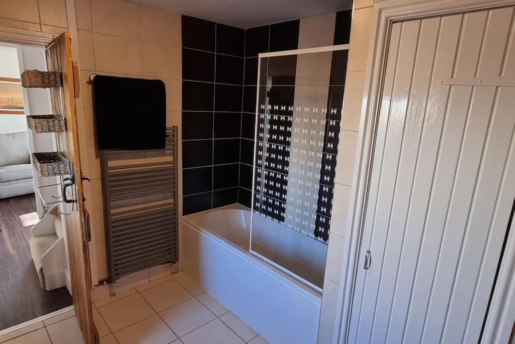 Holiday home Cosy With Hot Tub And Garden